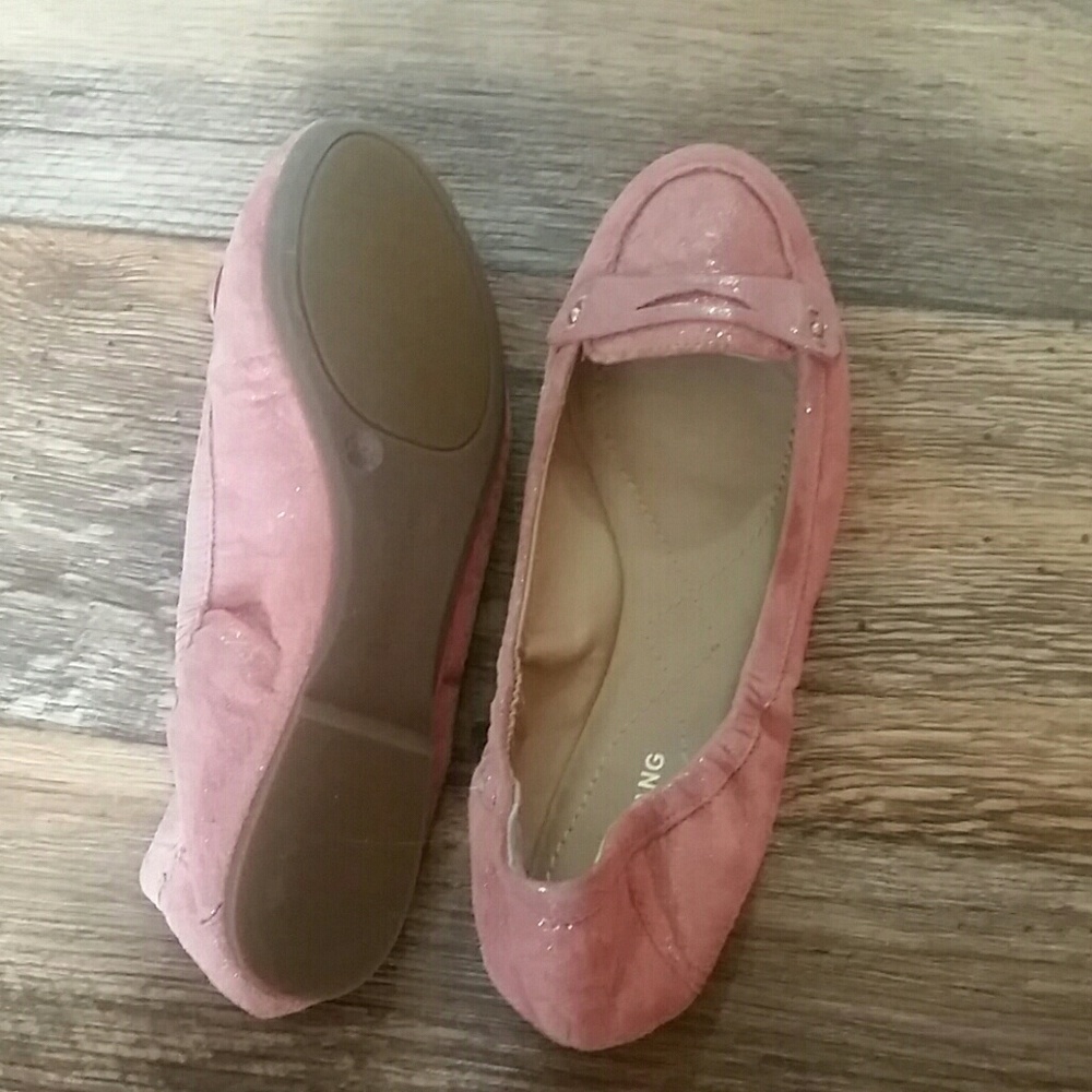 Slip on arturo chiang sparkle flats very pretty